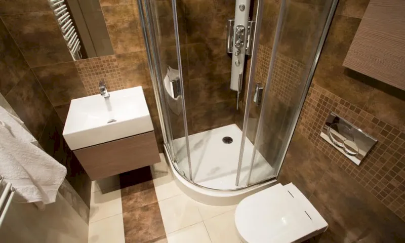 13 Tips to Make a Small Bathroom Look Bigger e1567055161385
