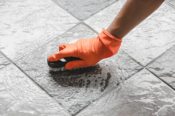 5 Tips to Clean Your Shower Floor