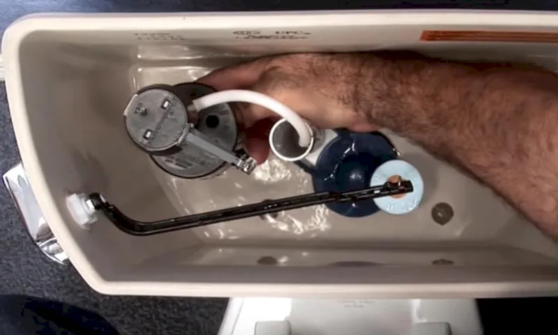 6 Ways to Adjust Water Level in Toilet Bowl