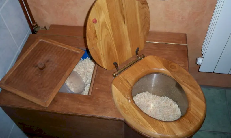 7 Easy Steps to Build a Composting Toilet