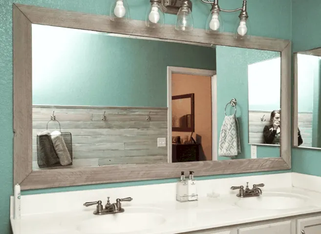 Marco de espejo de baño de bricolaje por menos de $ 10