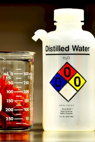 Entonces, ¿qué harías con agua desionizada y destilada? 