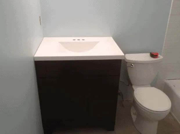 pequeño mueble de baño