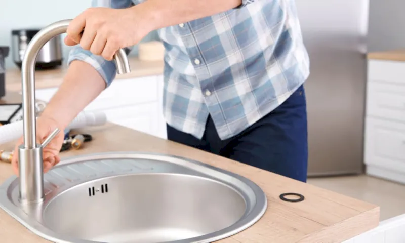 What Size Faucet Should You Choose for a Kitchen Sink