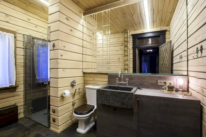 Baño de madera de cortijo