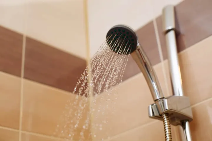 standard shower head height